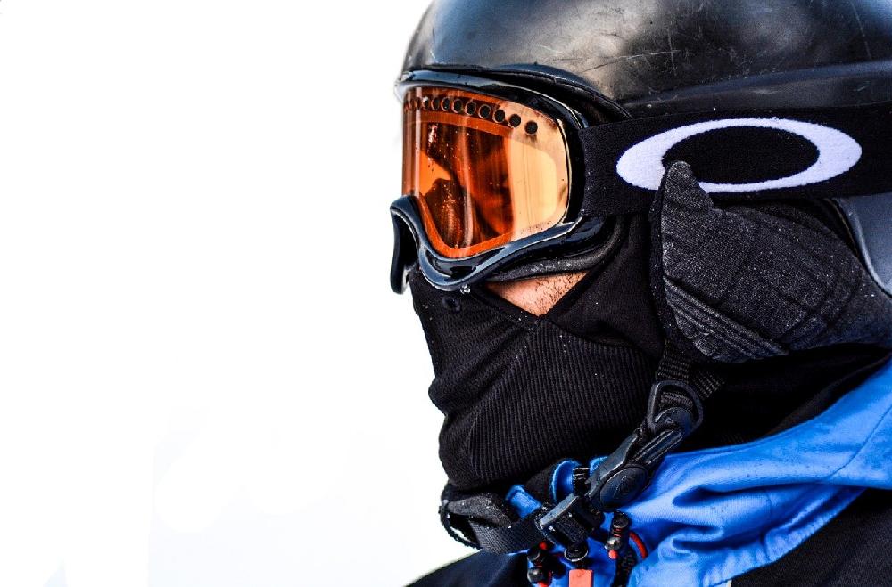 Okulary z wymiennymi soczewkami na snowboard